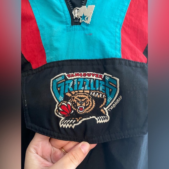Vintage Vancouver Grizzlies Pullover Jacket - Picture 5 of 16